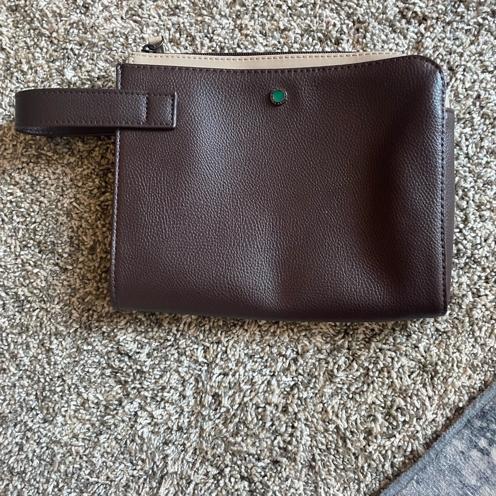 Bvlgari Makeup Bag for Emirates in excellent
Condition
